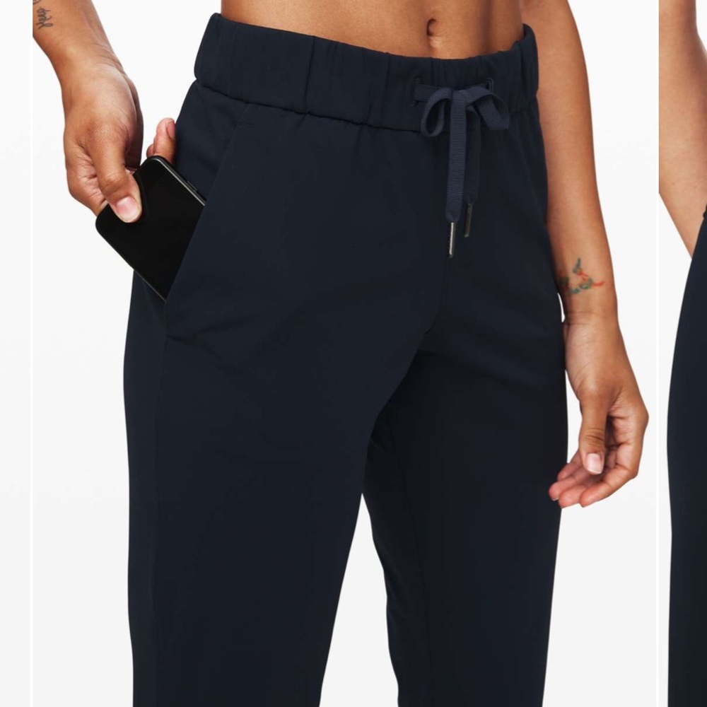 Lululemon On the Fly 7/8 Pant TRUE NAVY 26” size 2
